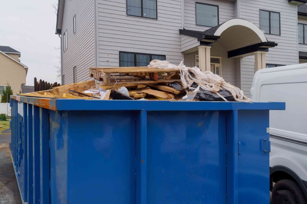 dumpsters being full with garbage 7 11zon scaled